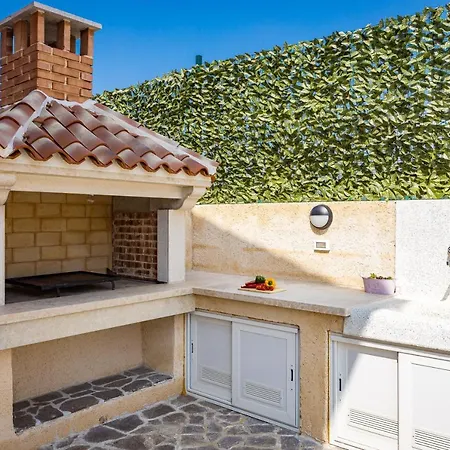 Nur Amela Villa Pula