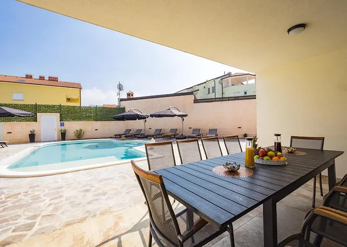 Nur Amela ヴィラ プーラ