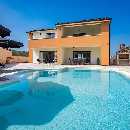 Villa Nur Amela Póla