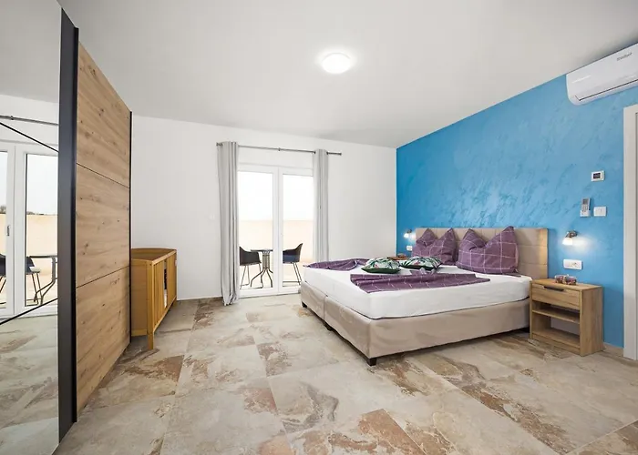 Nur Amela Villa Póla