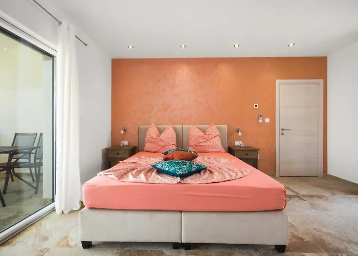 Nur Amela Villa Póla